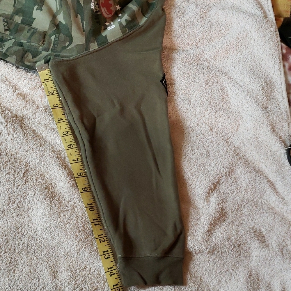 Extreme Camo Zip-Up Jacket - Picture 6 of 12